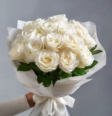 Белые розы «Молочная нежность»