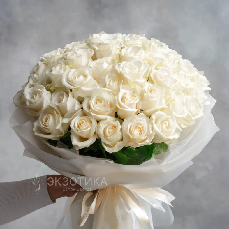 Белые розы &laquo;Белый шелк&raquo;