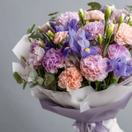 Букет с гвоздиками &laquo;Гармония оттенков&raquo; 1