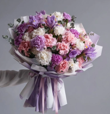 Букет с гвоздиками «Гармония оттенков»