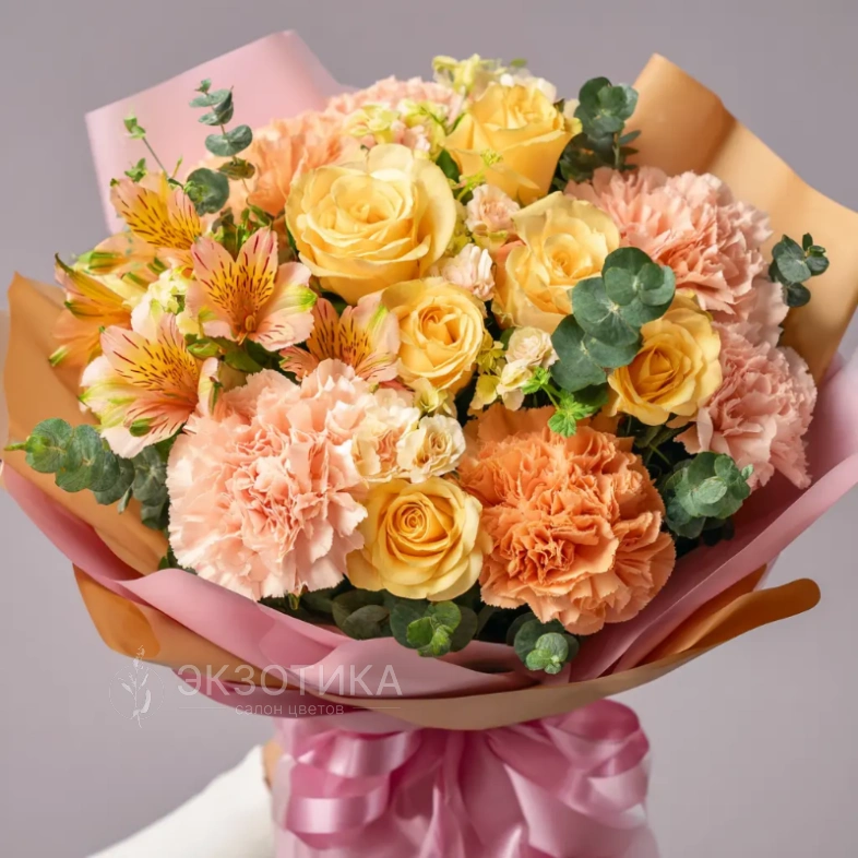 Букет с гвоздиками &laquo;Солнечный закат&raquo;