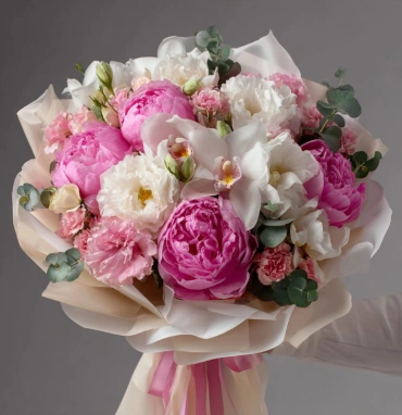 Букет с пионами «Перламутровая вуаль»