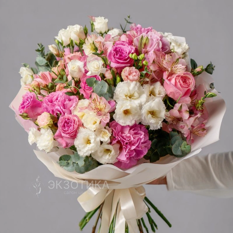 Букет с эустомами &laquo;Рассветная нежность&raquo;