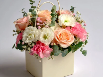 Цветы в сумочке «Миниатюрное вдохновение»