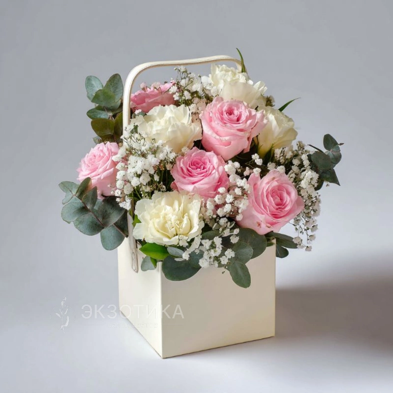 Композиция в сумочке &laquo;Сладкий сюрприз&raquo;