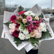 Букет с альстромерией и хризантемами &laquo;Приятное мгновение&raquo; 0