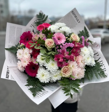 Букет с альстромерией и хризантемами «Приятное мгновение»