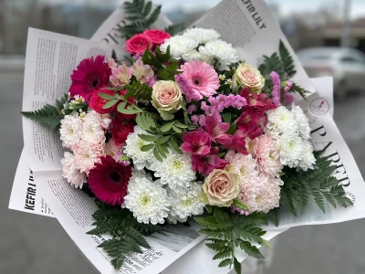 Букет с альстромерией и хризантемами «Приятное мгновение»