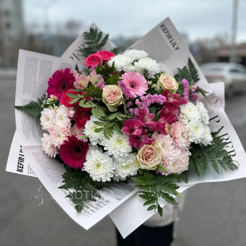 Букет с альстромерией и хризантемами &laquo;Приятное мгновение&raquo;