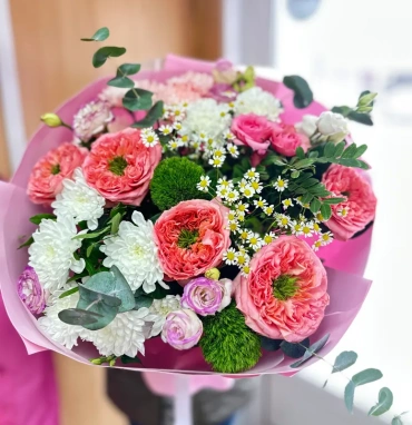 Букет с розами и эустомой «Миледи»