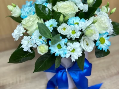 Коробочка с розами эустомой «Вечерняя Прохлада»