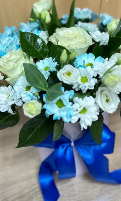 Коробочка с розами эустомой «Вечерняя Прохлада»