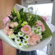 Букет из лилии и хризантем &laquo;Аромат лета&raquo; 0