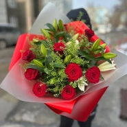 Букет из лилий и роз &laquo;Красный бархат&raquo; 0