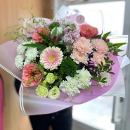 Букет из диантусов и Гербер &laquo;Цветущий сад&raquo; 0