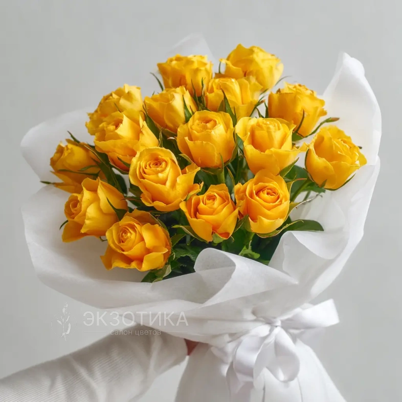 15 желтых кенийских роз 40 см