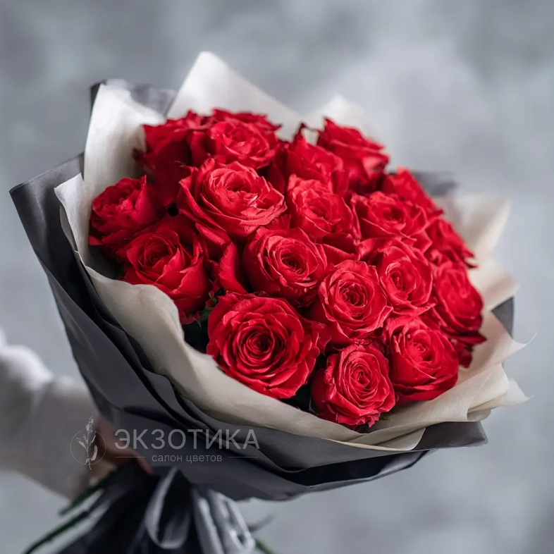 Красные розы &laquo;Поцелуй заката&raquo;